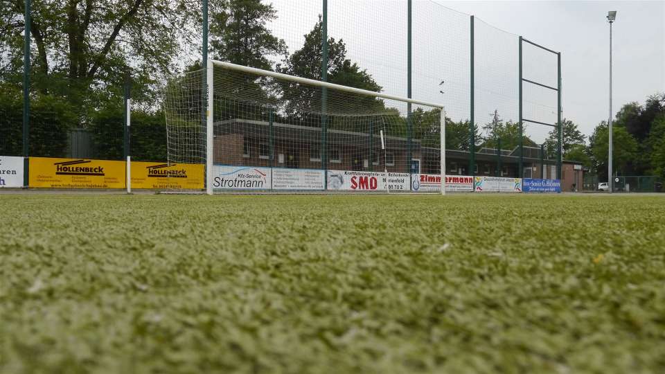 Kunstrasenplatz am Ruggebusch 